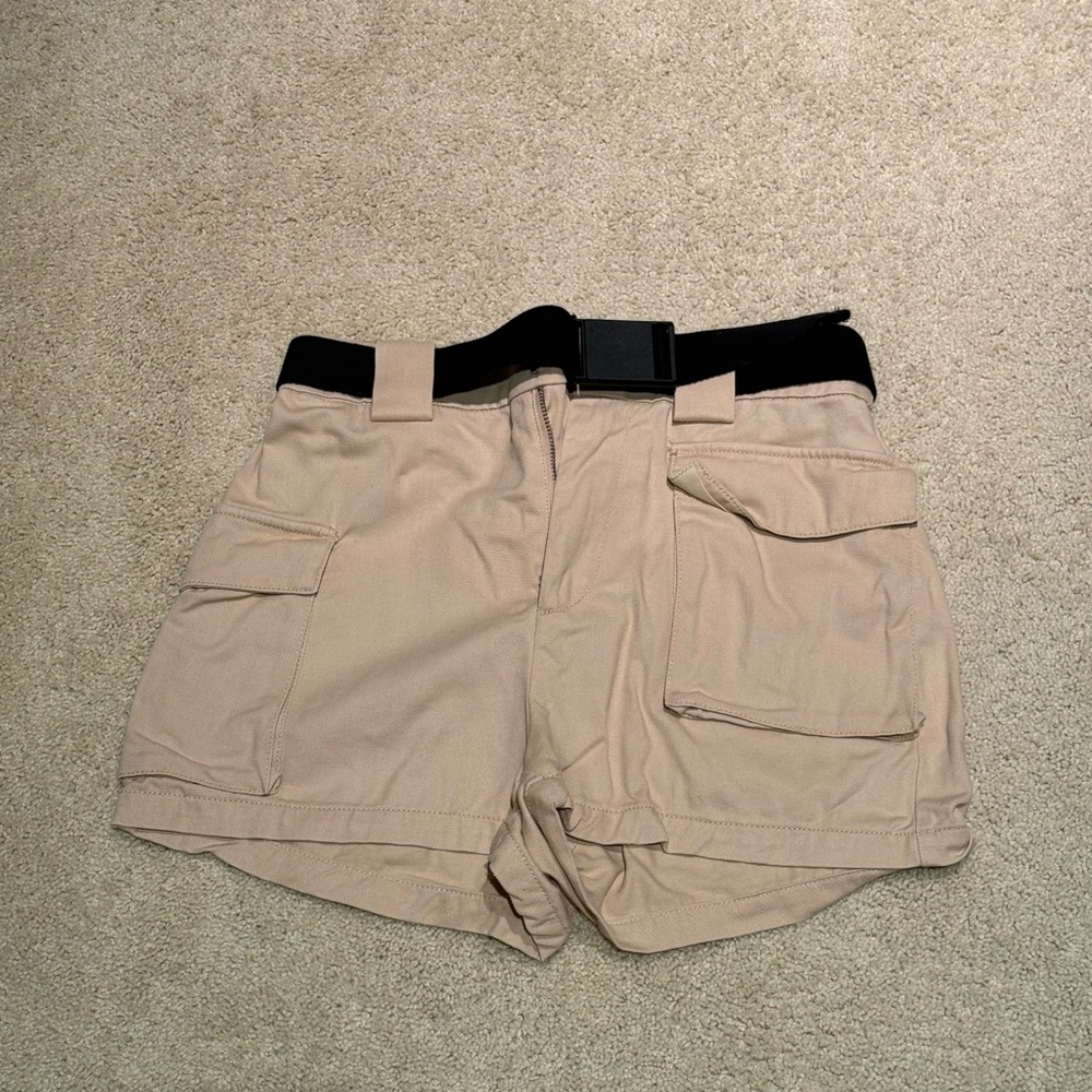 Aritzia Tan Cargo Shorts Durable Cotton Utility